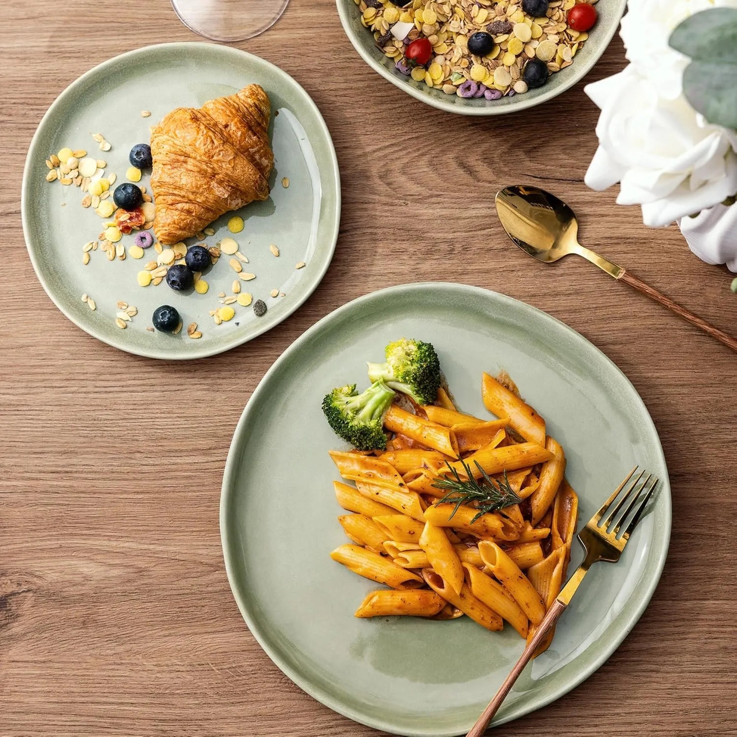 AmorArc Ceramic Dinnerware Sets,Handmade Reactive Glaze Stoneware Plates and Bowls Set,Highly Chip and Crack Resistant | Dishwasher & Microwave Safe,Service for 6 (18pc)