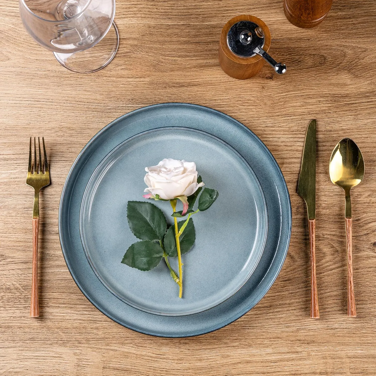 AmorArc Stoneware Dinnerware Sets for 6,Round Reactive Glaze Ceramic Plates and Bowls Set,Highly Chip and Crack Resistant | Dishwasher & Microwave Safe Dishes Set,Service for 6 (18pc)