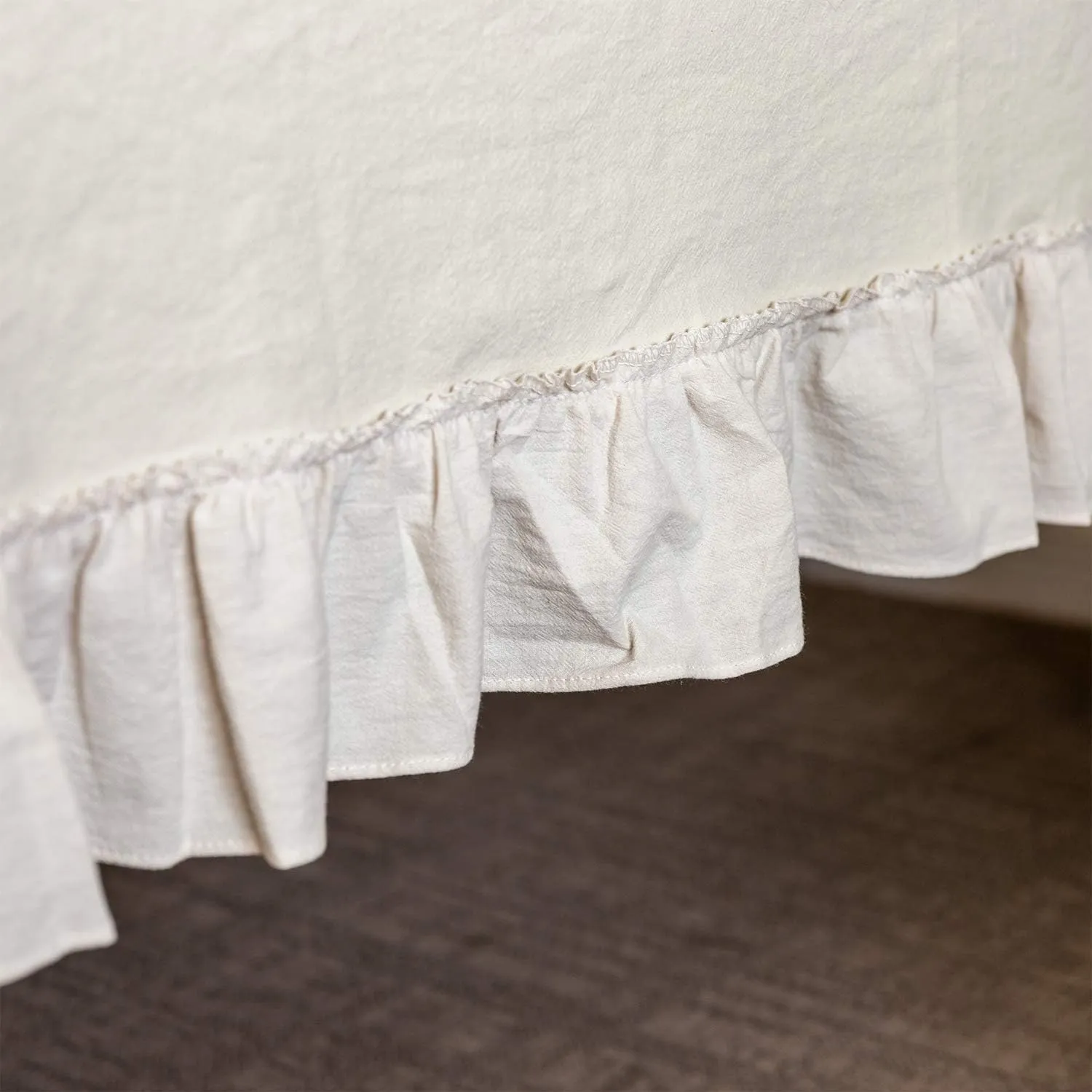 Retro Farmhouse Ruffle Tablecloth Cotton Flounces Trim Washable Table Cover Tablecloths for Rectangle Table Baby Shower Kitchen Party Wedding Decor Off-White, 52''x70''