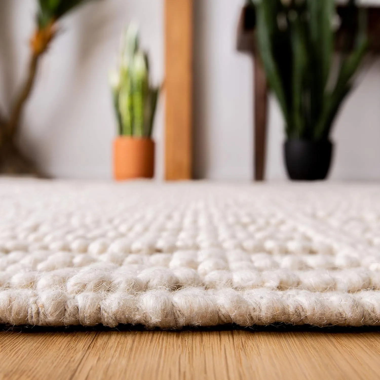 SAFAVIEH Natura Collection Runner Rug - 2'3" x 6', Ivory, Handmade Moroccan Boho Wool Fringe, Ideal for High Traffic Areas in Living Room, Bedroom (NAT852B)