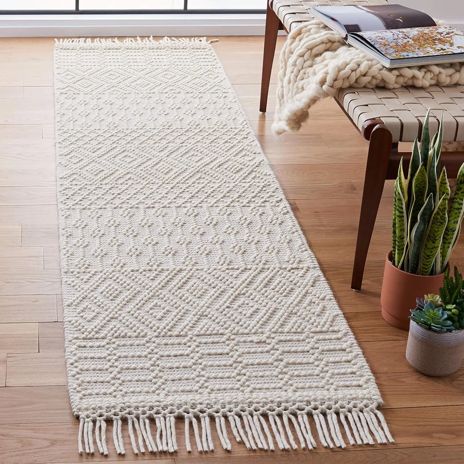 SAFAVIEH Natura Collection Runner Rug - 2'3" x 6', Ivory, Handmade Moroccan Boho Wool Fringe, Ideal for High Traffic Areas in Living Room, Bedroom (NAT852B)