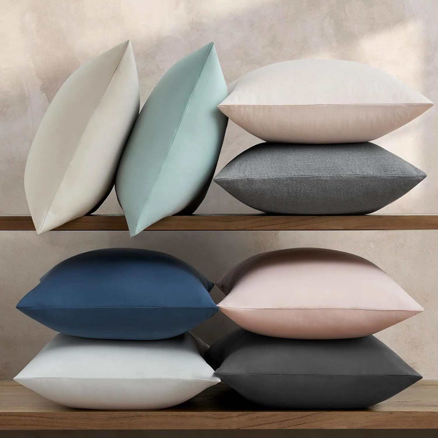 UGG Devon Luxury Sheet Set - Ultra-Soft Prewashed Comfort, 3 or 4-Piece Bedding Set with Flat Sheet, Fitted Sheet, and Pillowcases - Cozy and Breathable for Ultimate Relaxation (Sky Gray, Twin)