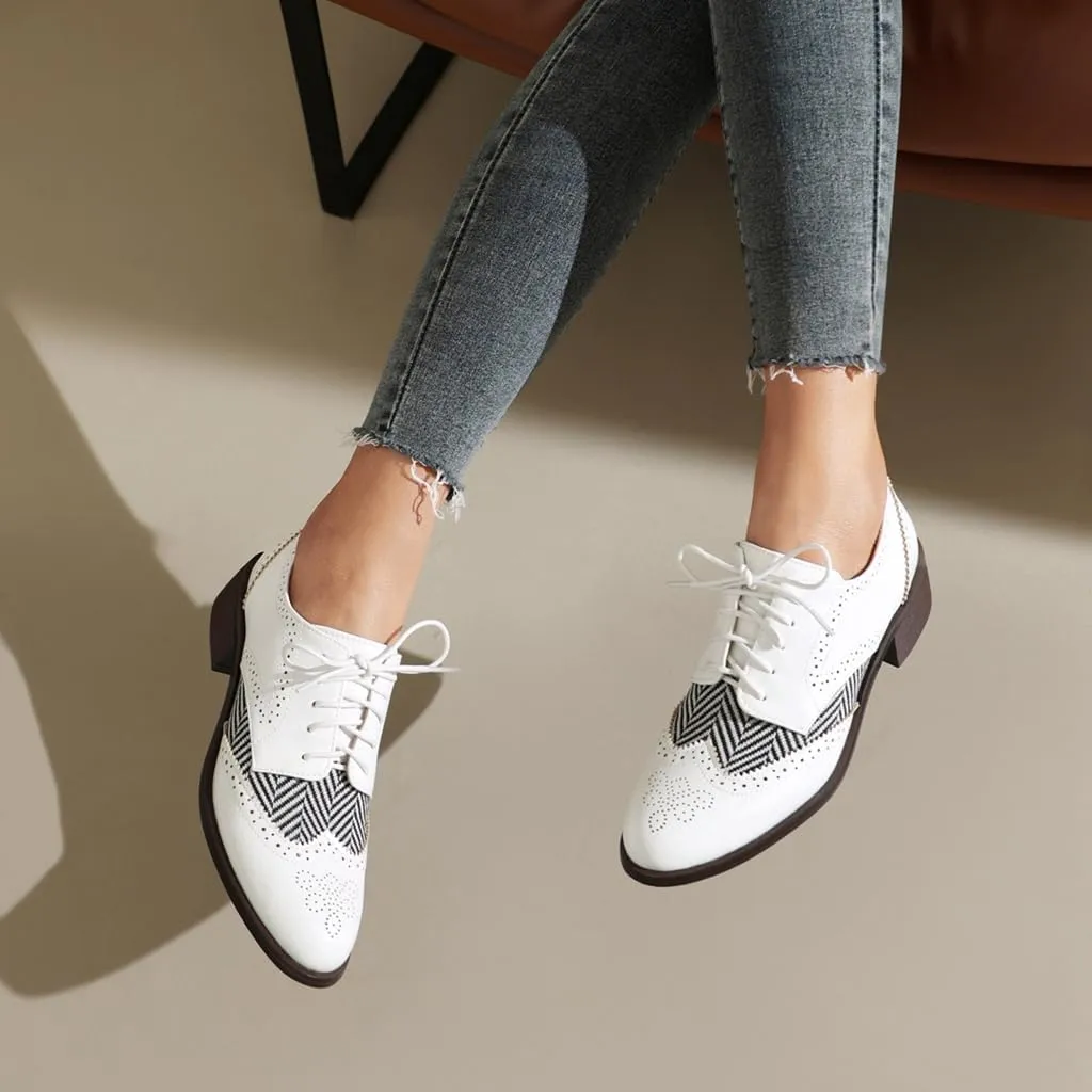 Women's Flat Low Heel Saddle Oxford Shoes Two Toned Wingtip Perforated Lace Up School Uniform Oxfords Brogues