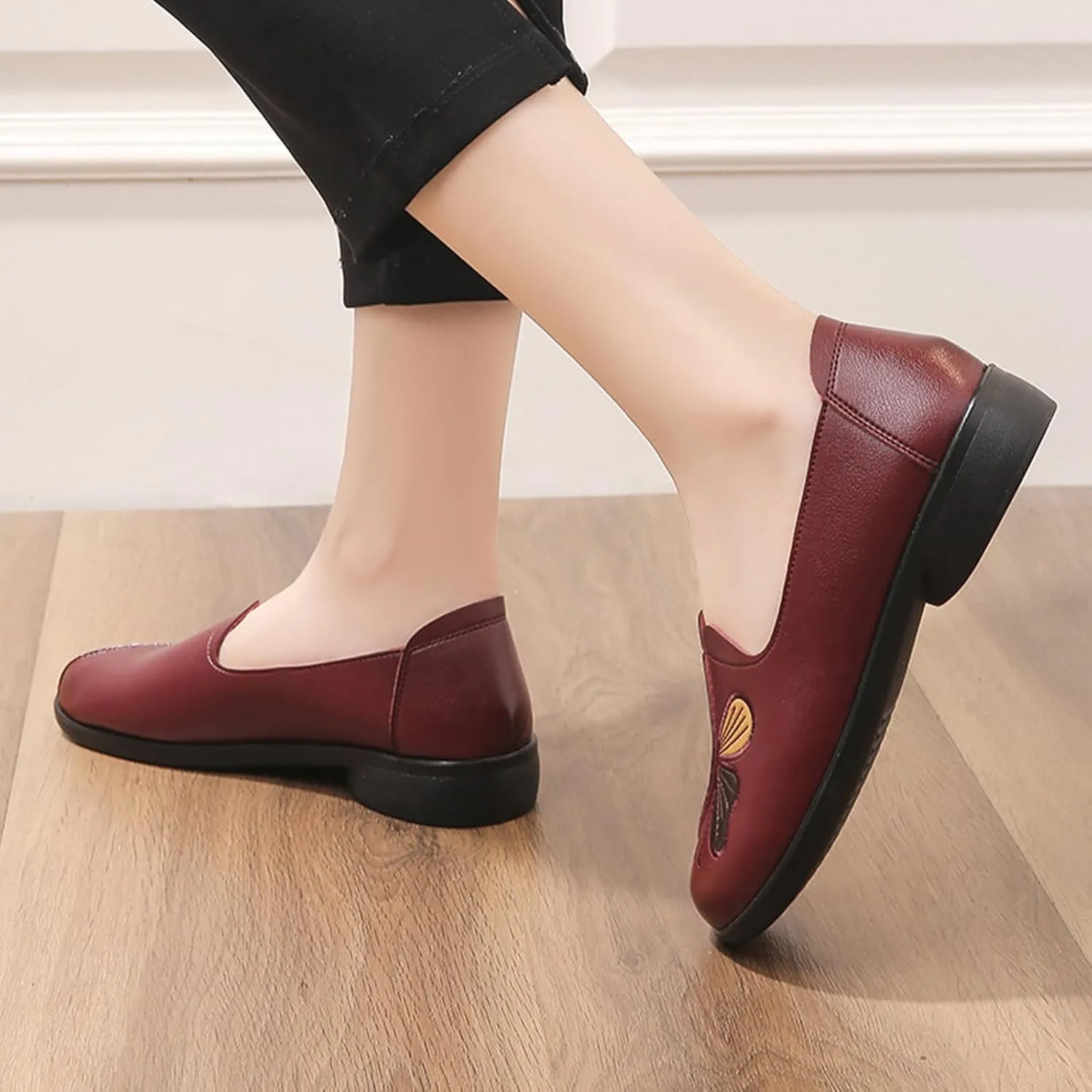 Women's Slip on Comfort Casual Leather Shoes,Vintage Cute Bow Embroidery Non-Slip Softsole Dress Walking Loafers